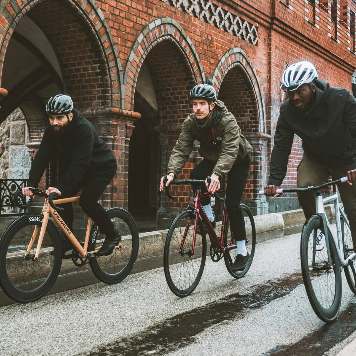 ABUS WINGBACK landevejshjelm hvid