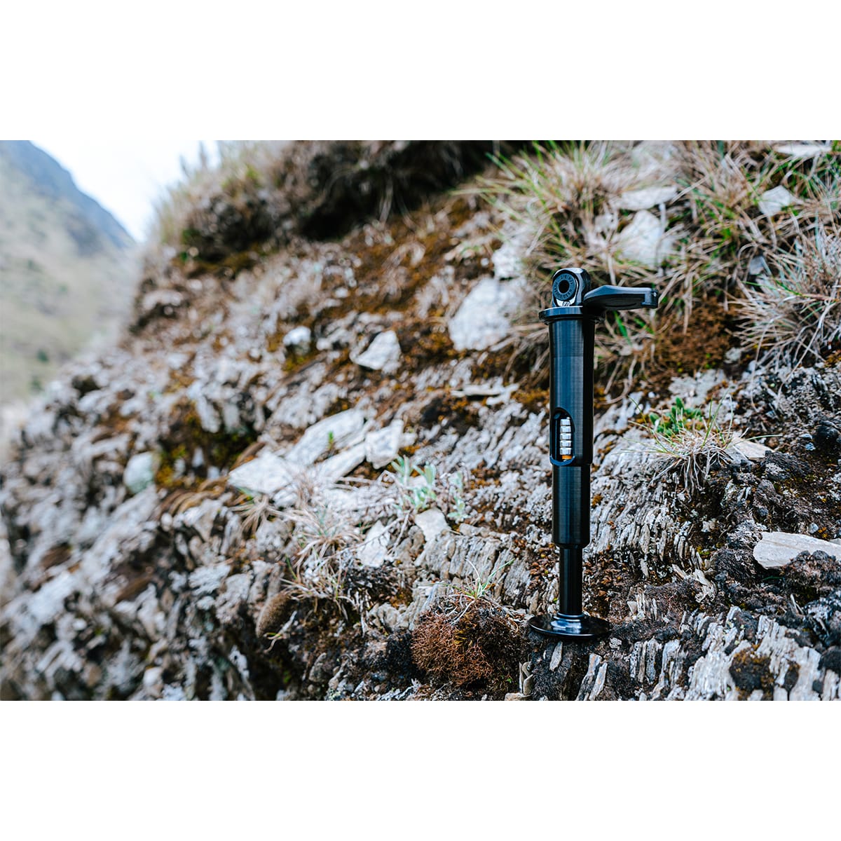 Integreret multiværktøjsgaffelrør 42 mm konisk GRANITE DESIGN STASH RT (10 værktøjer) Sort