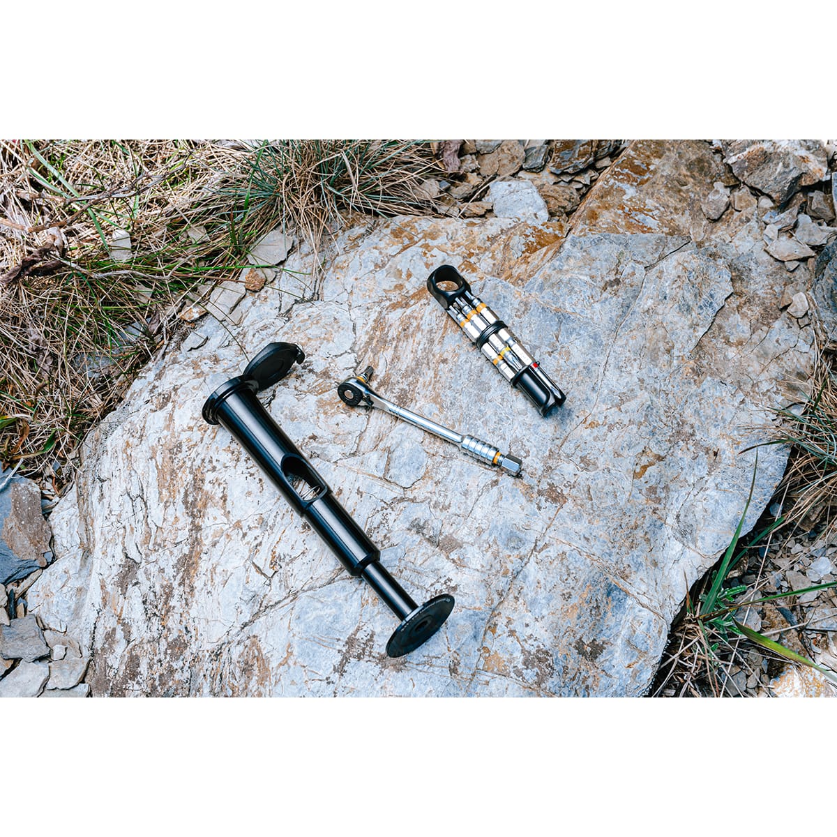 Integreret multiværktøjsgaffelrør 42 mm konisk GRANITE DESIGN STASH RT (10 værktøjer) Sort