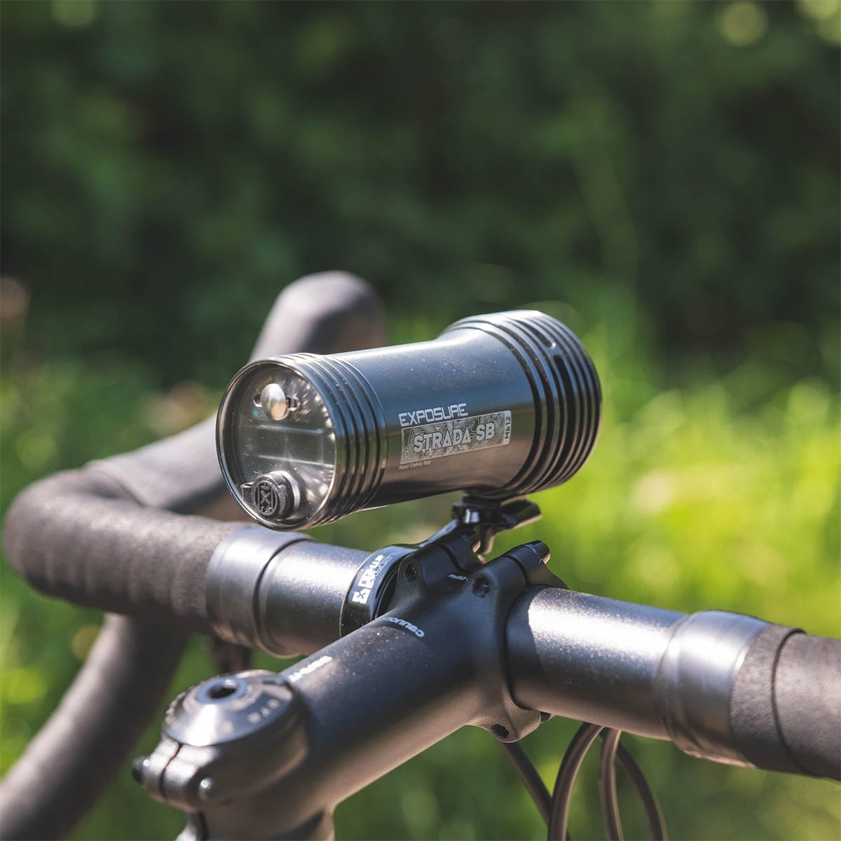 Belysning foran Exposure Lights STRADA MK12 SB