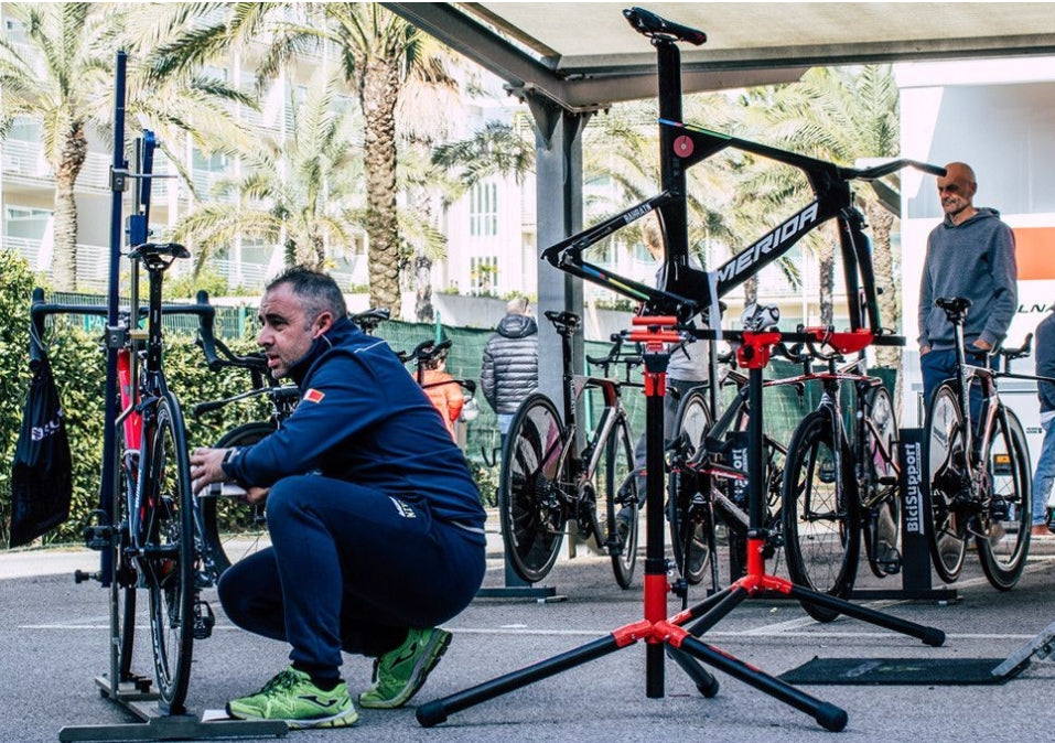 ELITE RACE FC værkstedsstand