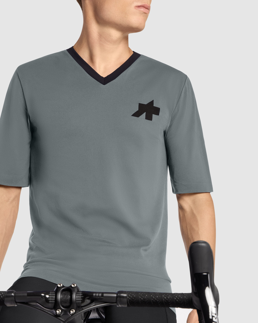 ASSOS TACTICA TECH T5 kortærmet trøje grå