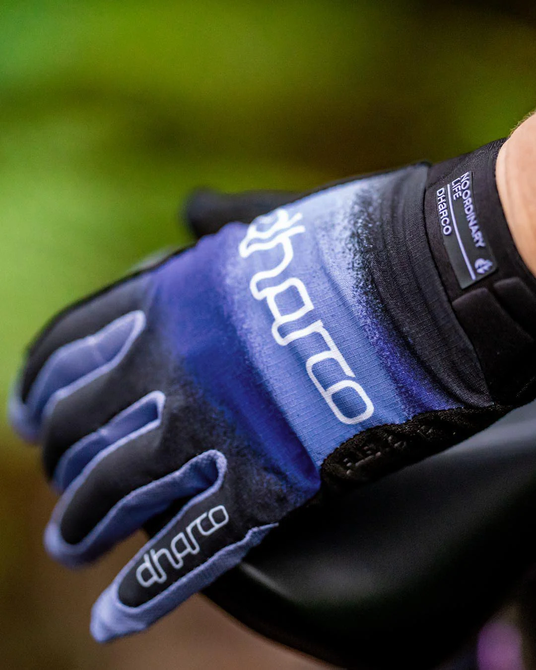 RACE Women's Ultra Violet MTB Gloves