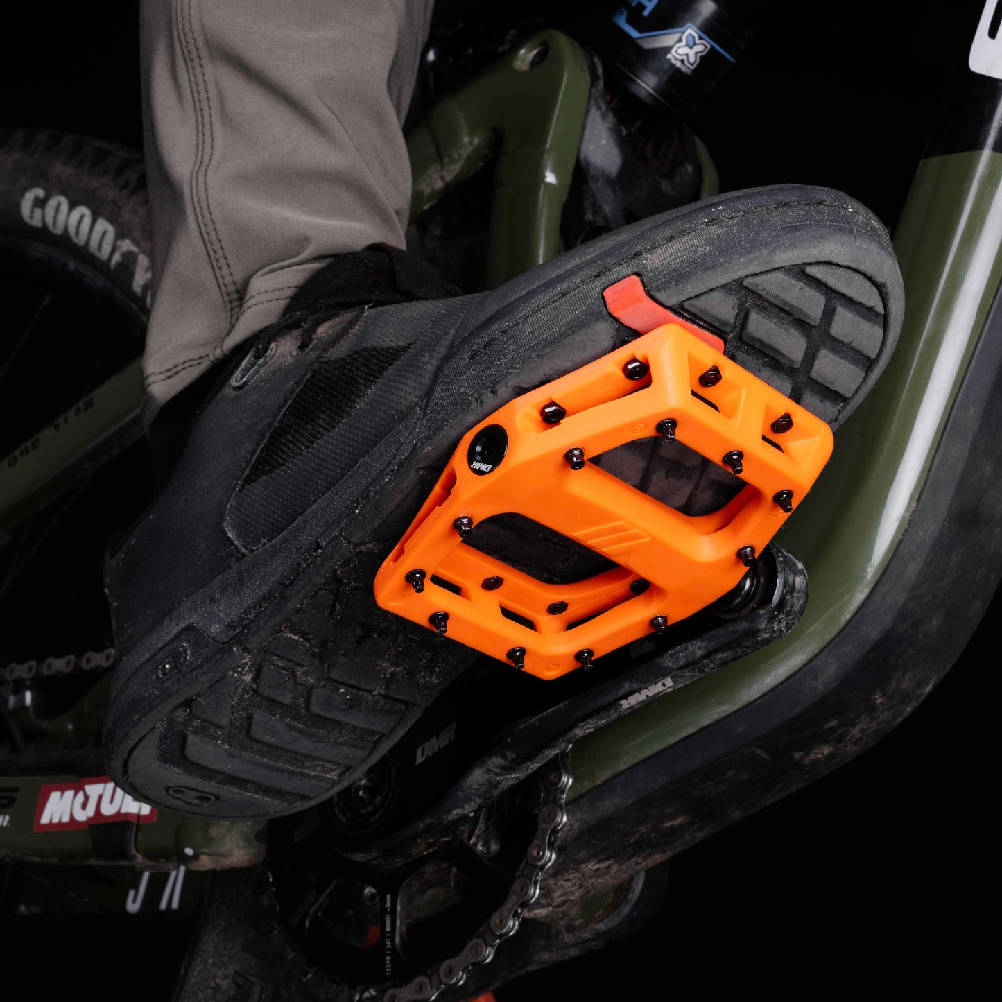DMR V11 Orange flade pedaler