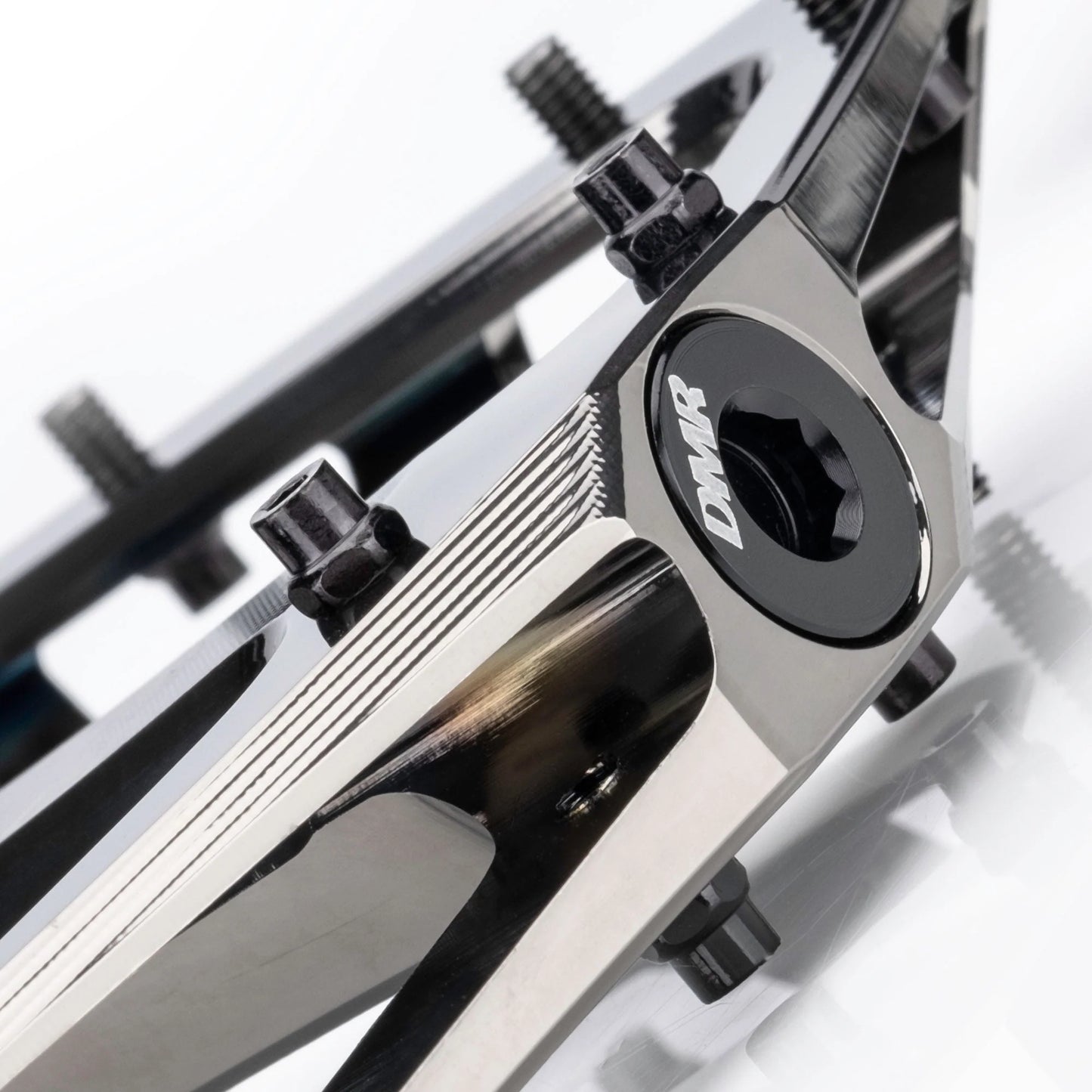 DMR VAULT fladpedaler Krom Sort