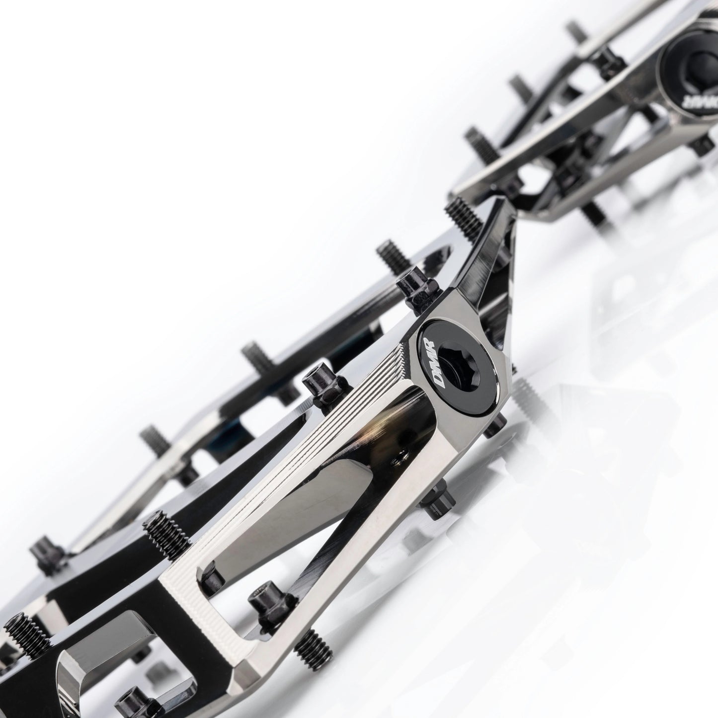 DMR VAULT fladpedaler Krom Sort