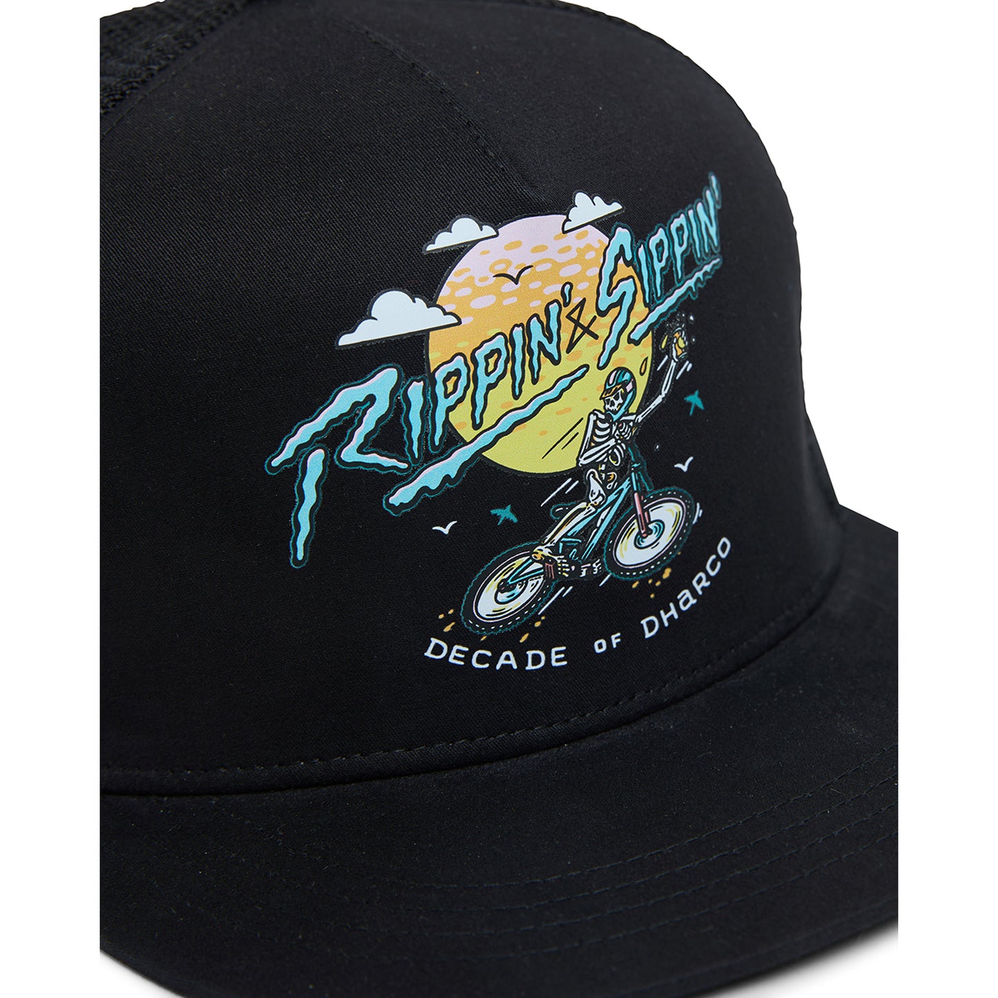 DHARCO FLAT BRIM TRUCKER RIPPIN AND SIPPIN Kasket Sort