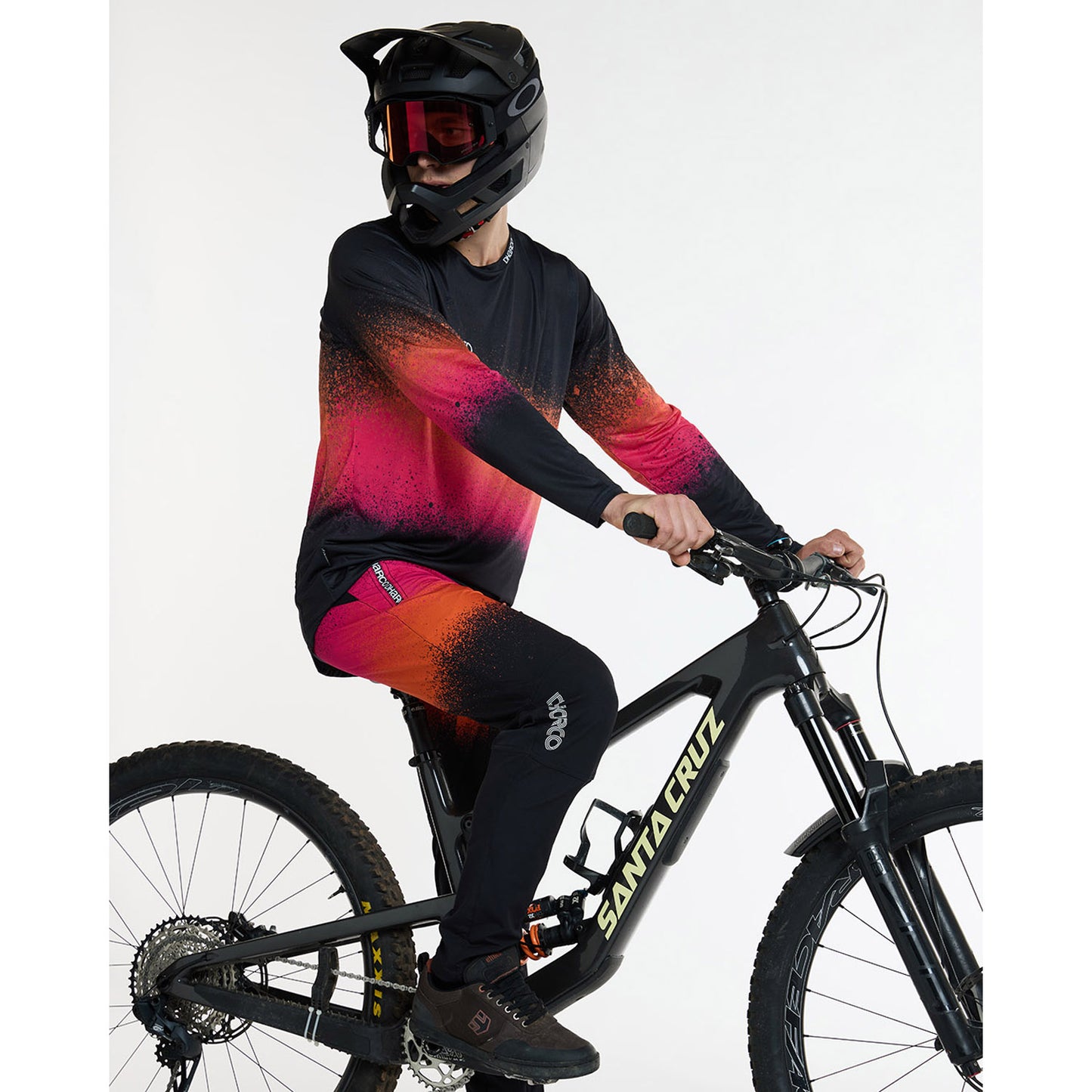 DHARCO GRAVITY BLACK SNAKE Bukser Sort/Orange