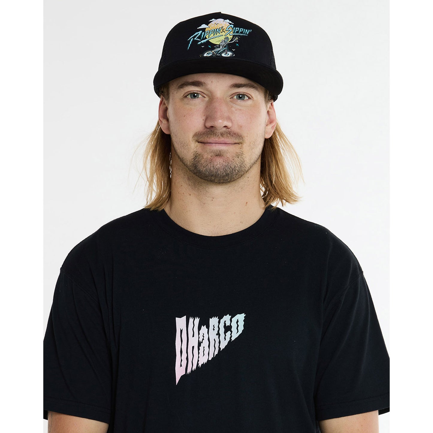 DHARCO FLAT BRIM TRUCKER RIPPIN AND SIPPIN Kasket Sort