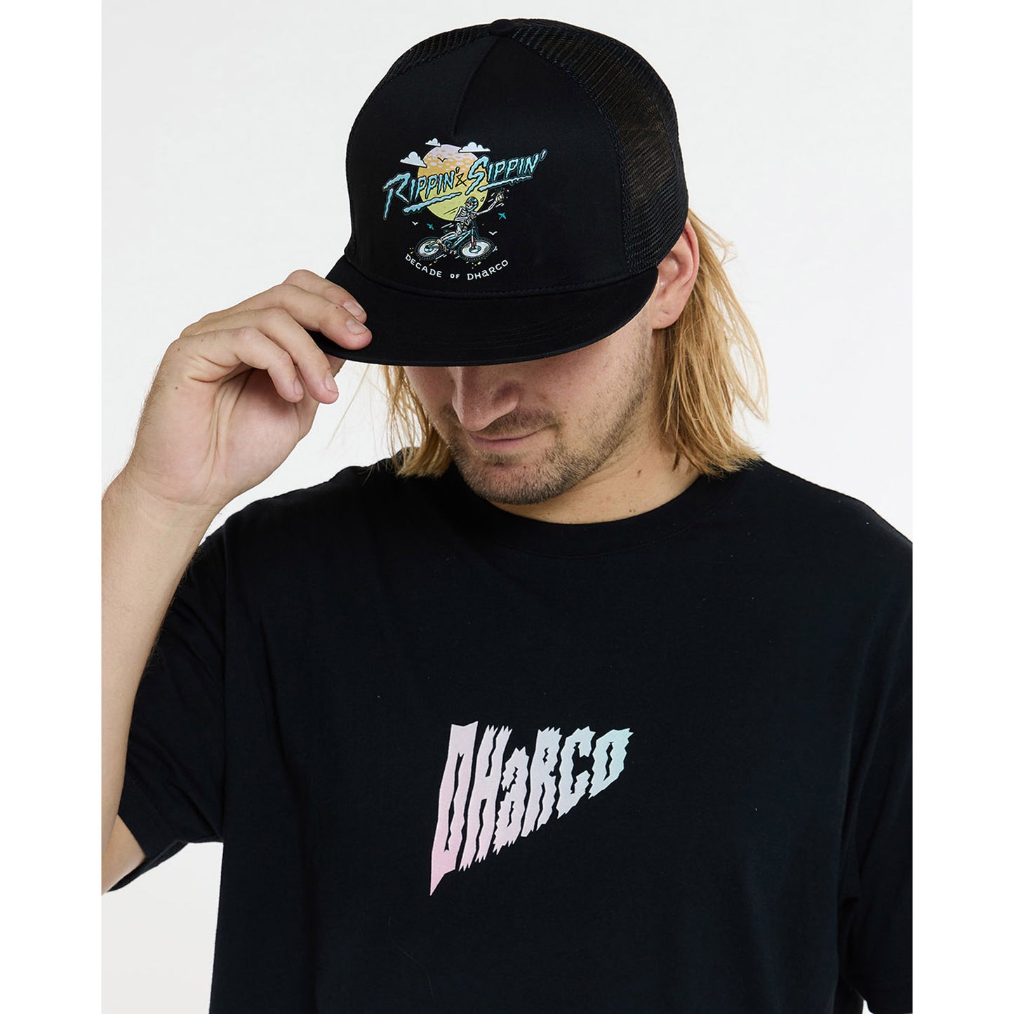 DHARCO FLAT BRIM TRUCKER RIPPIN AND SIPPIN Kasket Sort