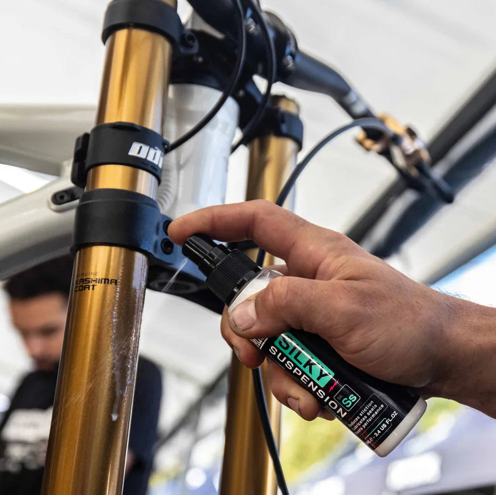 Rengørings- og smøremiddel til ophængning MUC-OFF SILKY SUSPENSION SERUM (100 ml)