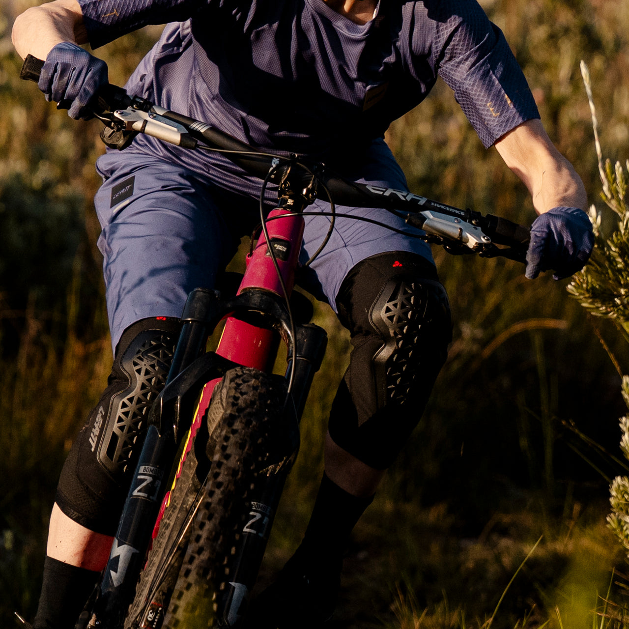 LEATT FLEXMESH knæbeskyttere Sort