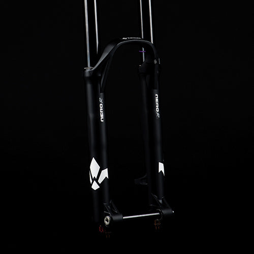 FORMULA NERO R AIR 27,5" aksel 20x110 mm Boost-gaffel sort