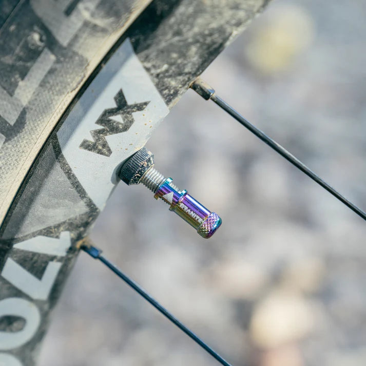 GRANITE DESIGN JUICY NIPPLE Ventilhættefjerner (x2) Petroleum