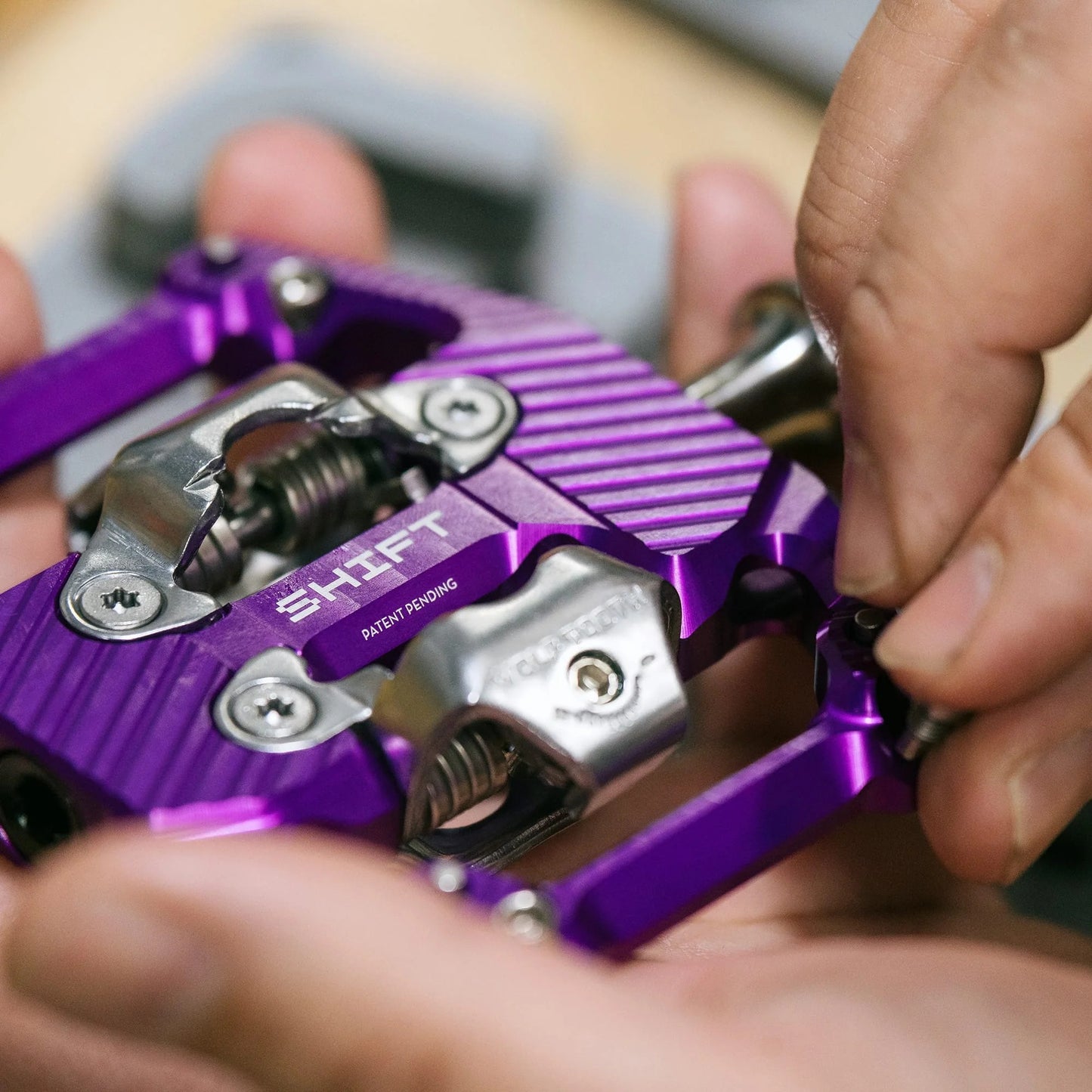 WOLF TOOTH GRAVITY CLIPLESS Violette pedaler