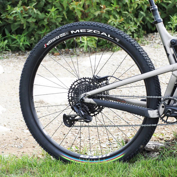 VITTORIA MEZCAL XC 29X2.35 "UCI Rainbow Edition" Tubeless Ready Soft Black-dæk
