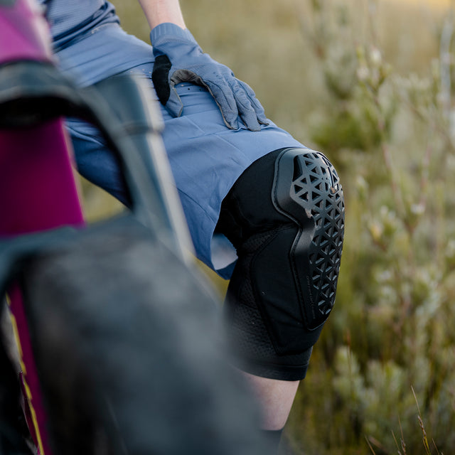 LEATT FLEXMESH knæbeskyttere Sort