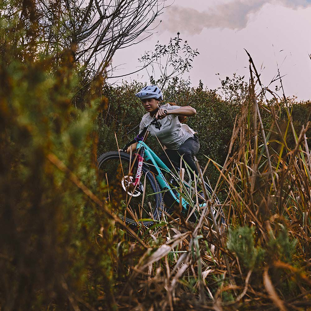 BELL 4FORTY MIPS BLIP Stone MTB-hjelm