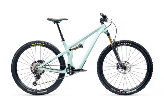YETI SB115 29" T-SERIES-sæt og FACTORY T1 Glacier 2022-monteringssæt