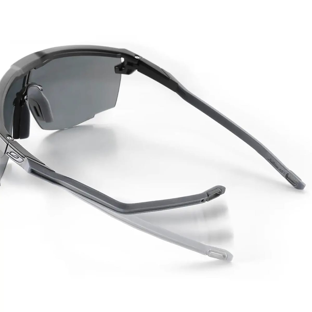 JULBO ULTIMATE Glasses Black Reactiv Photochromic