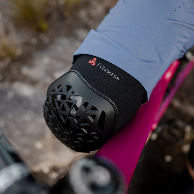 LEATT FLEXMESH knæbeskyttere Sort