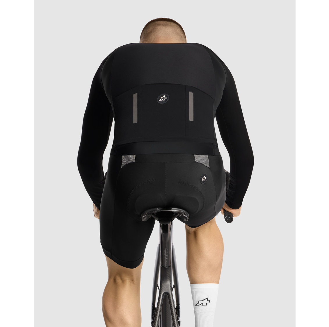 ASSOS MILLE GTS S11 jakke i sort serie