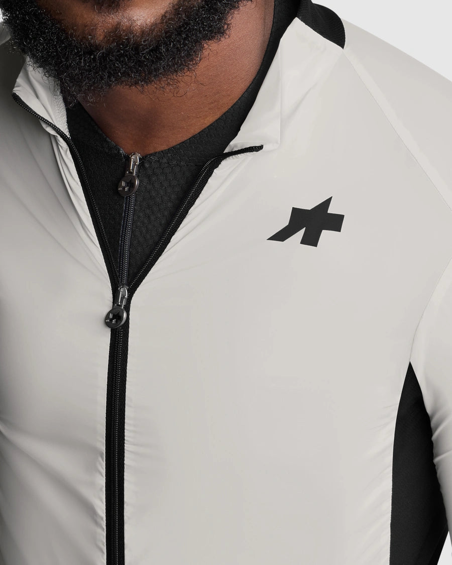 ASSOS MILLE GT WIND S11 Jakke med mandelmælk