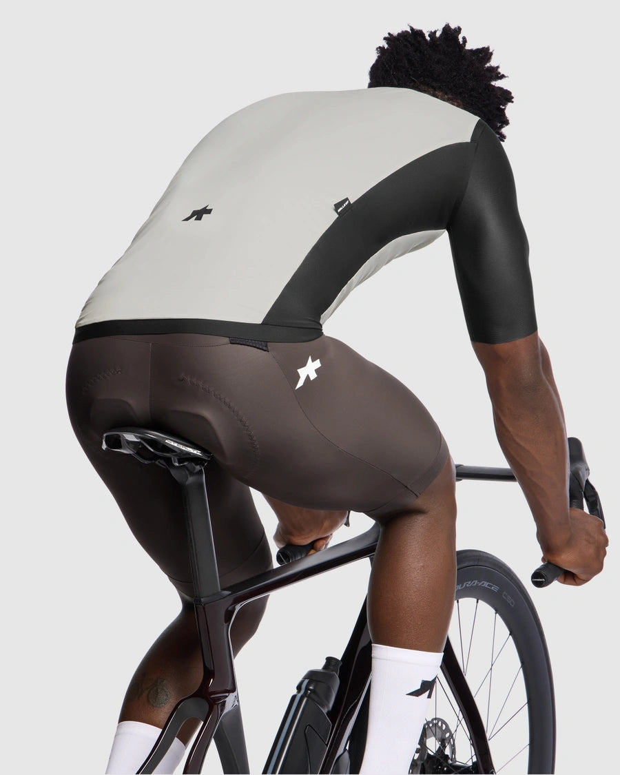 ASSOS MILLE GT WIND S11 Almond Milk Sleeveless Jacket