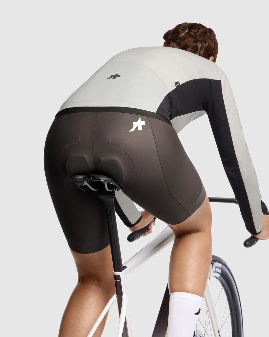 ASSOS UMA GT WIND S11 Damejakke Mandelmælk