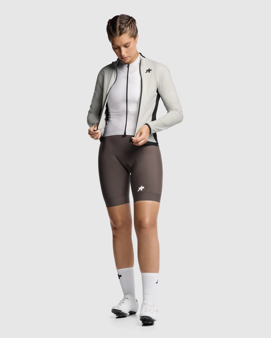 ASSOS UMA GT WIND S11 Damejakke Mandelmælk