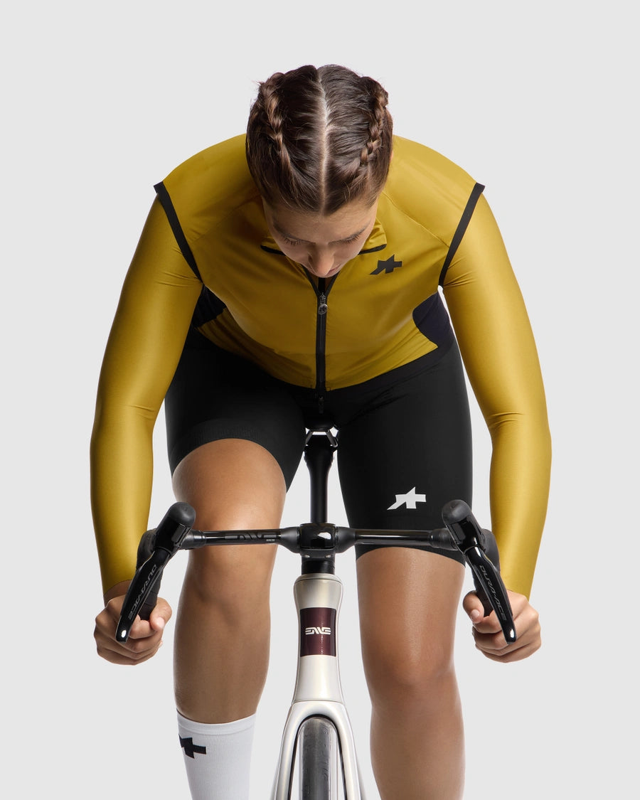 ASSOS UMA GT WIND S11 Guldgul ærmeløs jakke til kvinder