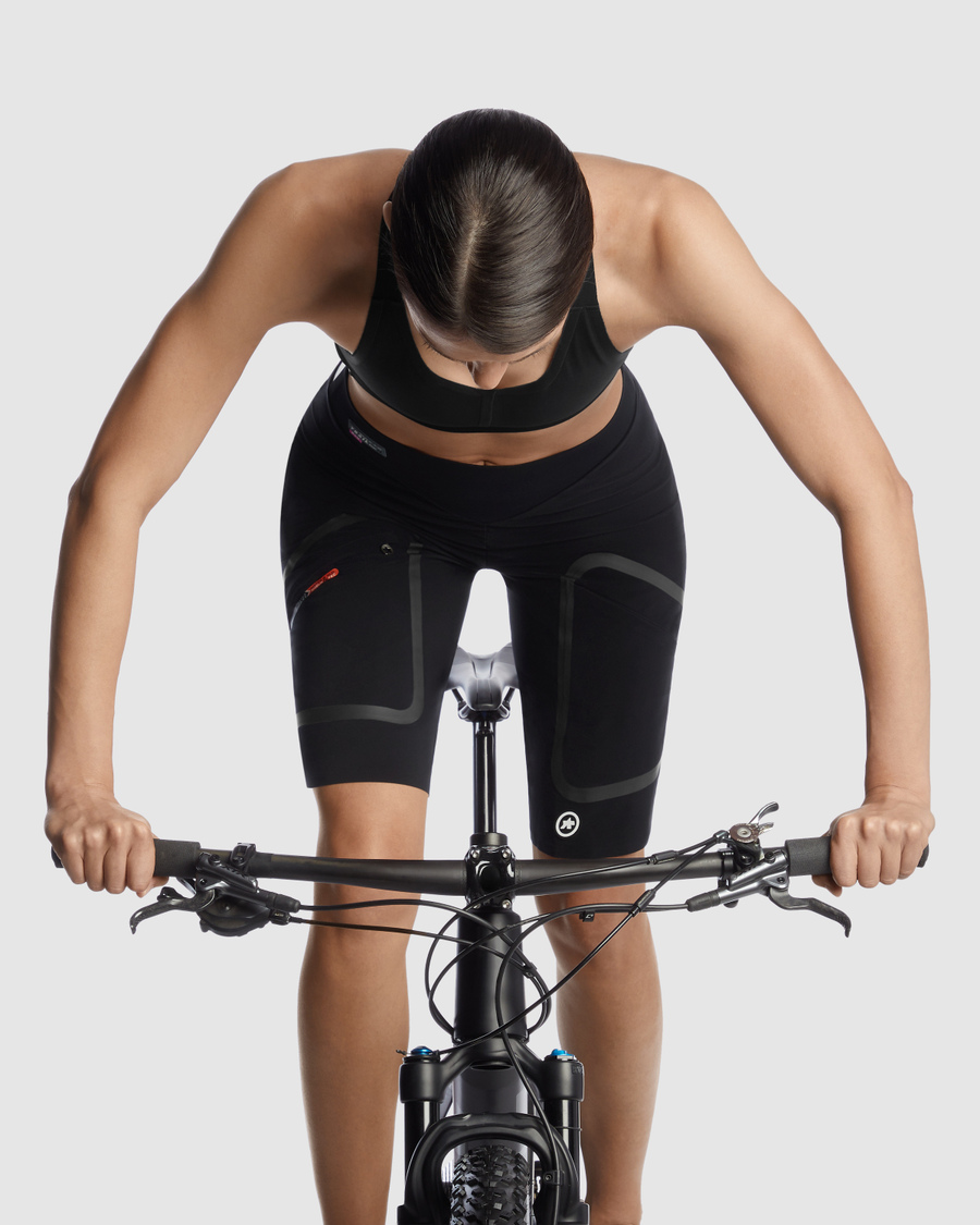 ASSOS TACTICA CARGO T3 Shorts til kvinder Sort