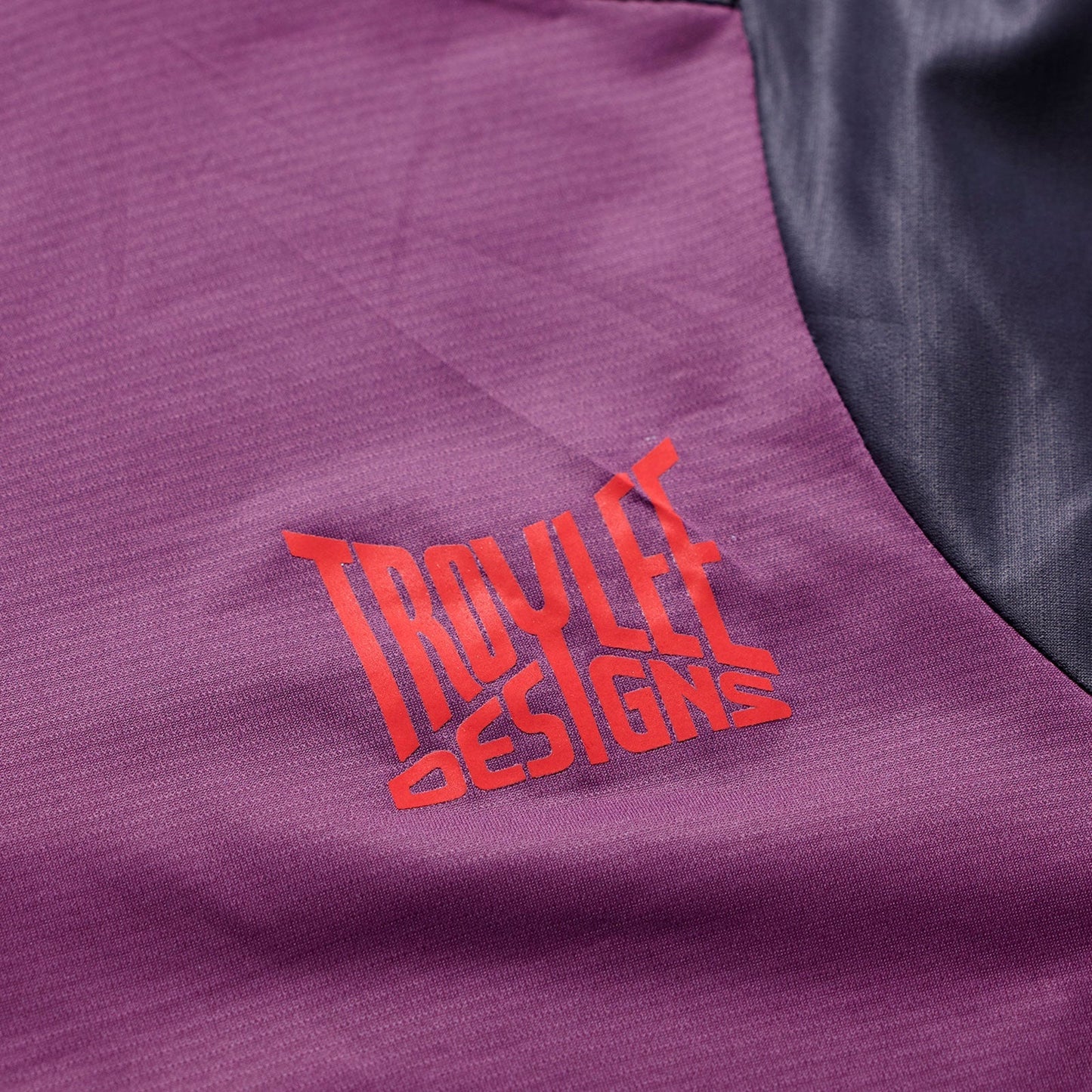 TROY LEE DESIGNS SKYLINE PRO FANGS ARMY kortærmet trøje Sangria