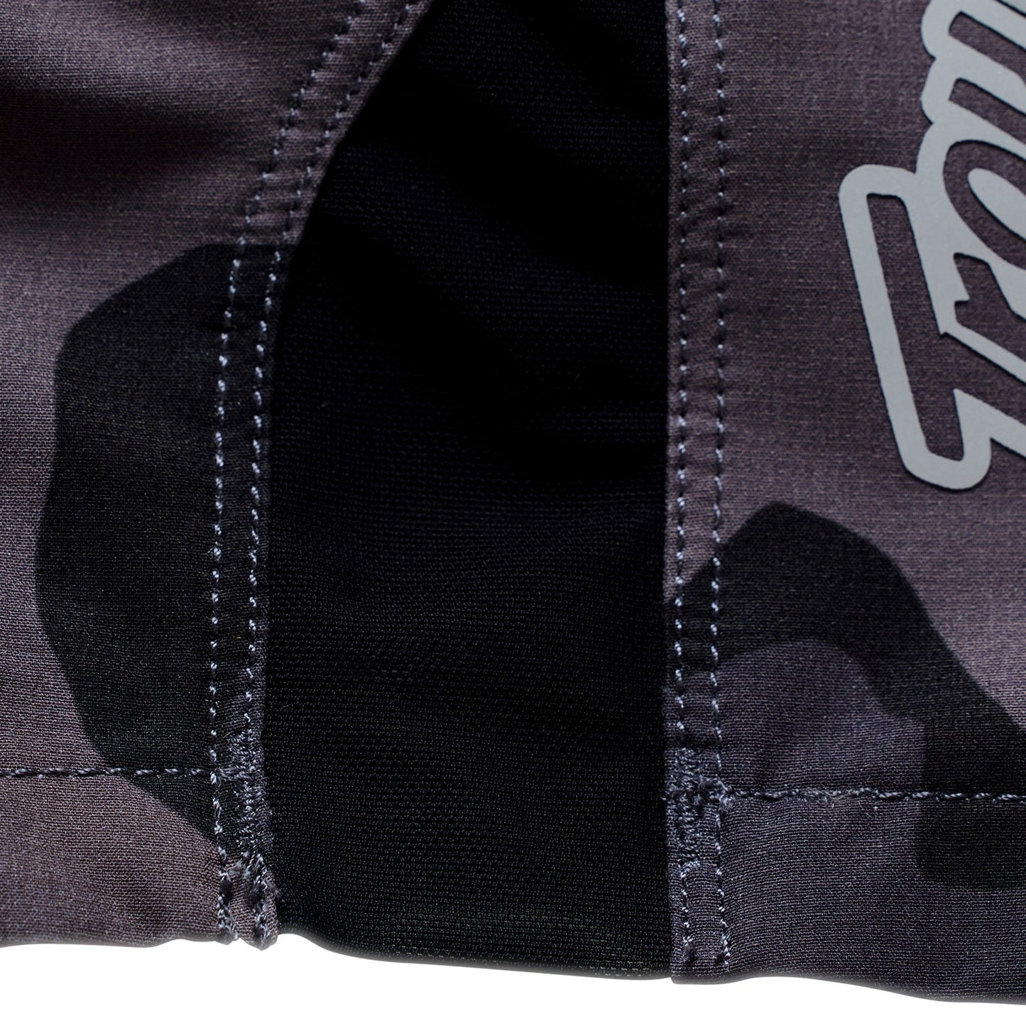 TROY LEE DESIGNS SKYLINE PRO FLOW CAMO Carbon Shorts med foring BN3TH