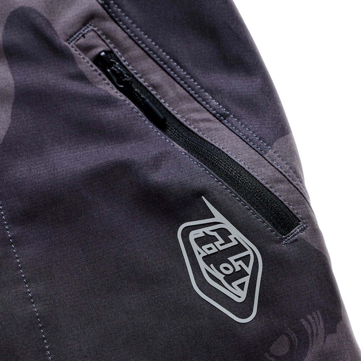 TROY LEE DESIGNS SKYLINE PRO FLOW CAMO Carbon Shorts med foring BN3TH