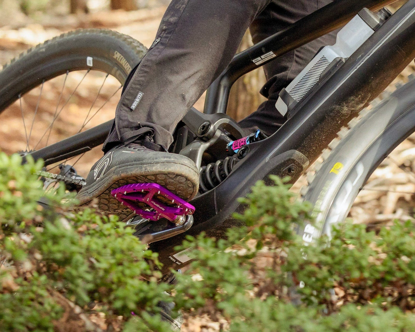 WOLF TOOTH RIPSAW Flat Pedals - Purple