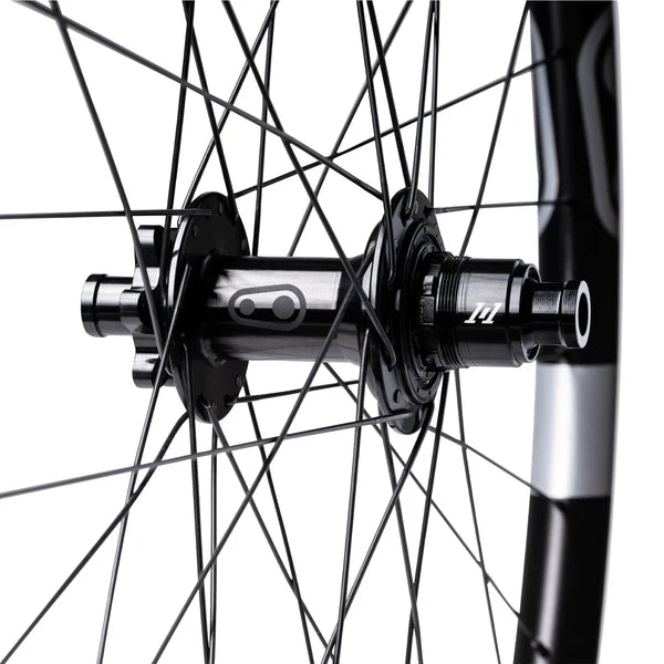 Baghjul CRANKBROTHERS SYNTHESIS Aluminium 2.0 E-BIKE I9 29" 12x148 mm Boost Sort