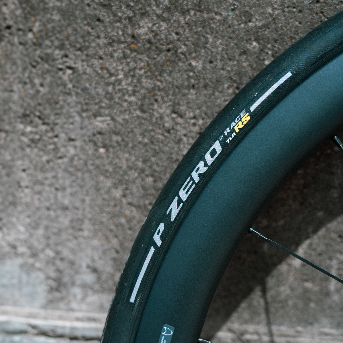 PIRELLI P ZERO RACE TLR RS 700x28c Tubeless Ready Sort dæk