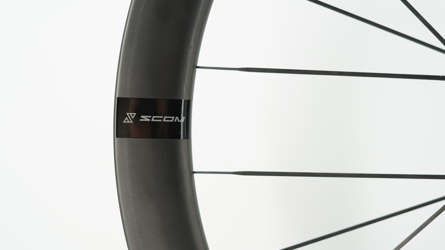 Et par SCOM ULTRA + Tubeless Ready-hjul (Center Lock)