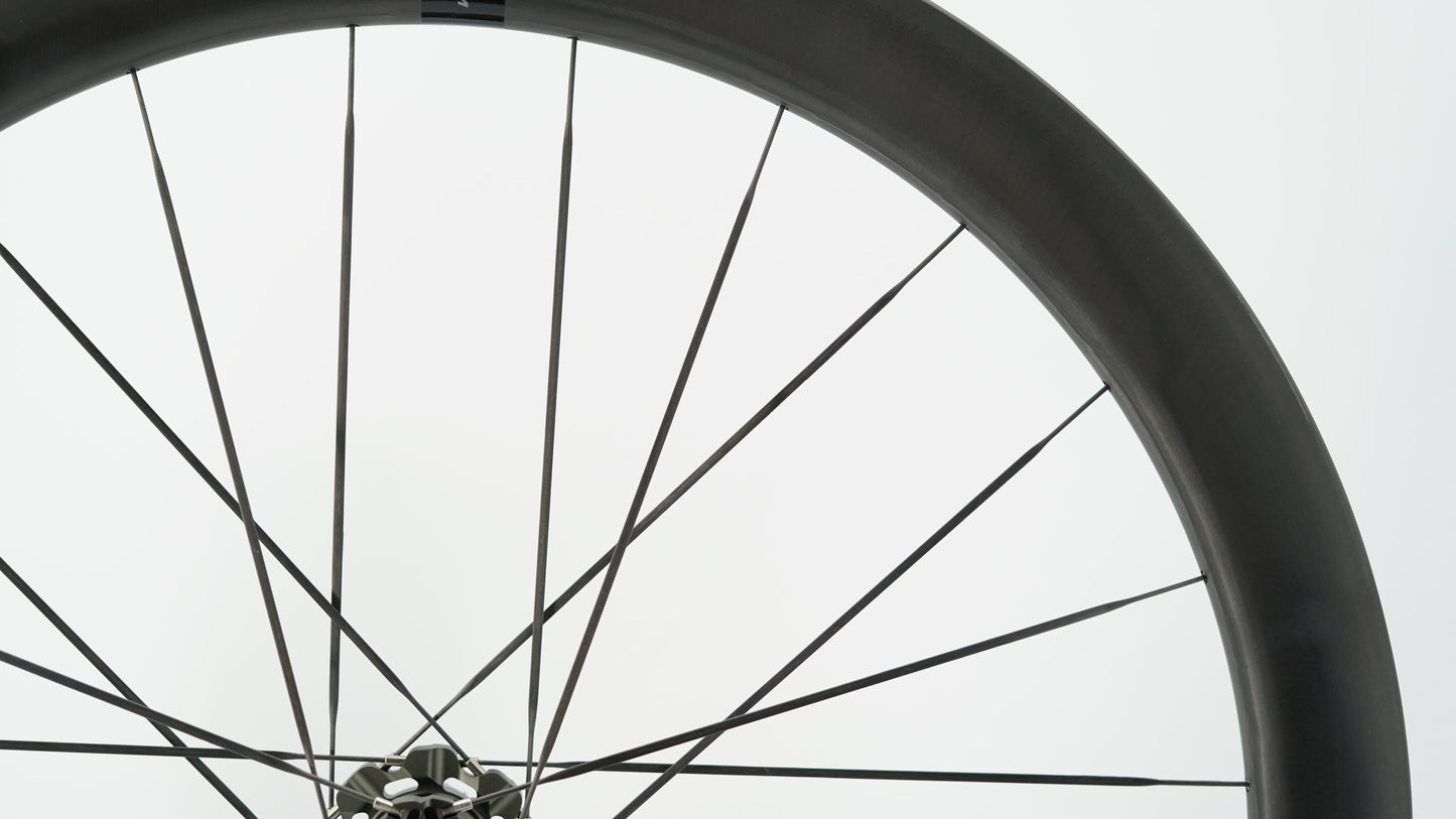 Et par SCOM ULTRA + Tubeless Ready-hjul (Center Lock)