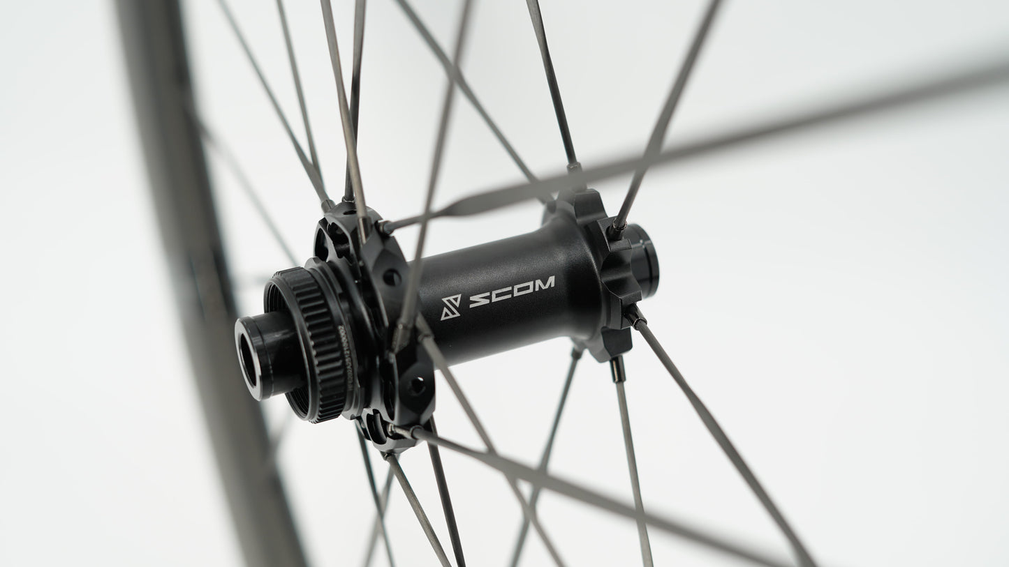 Et par SCOM RACE Tubeless Ready-hjul (Center Lock)