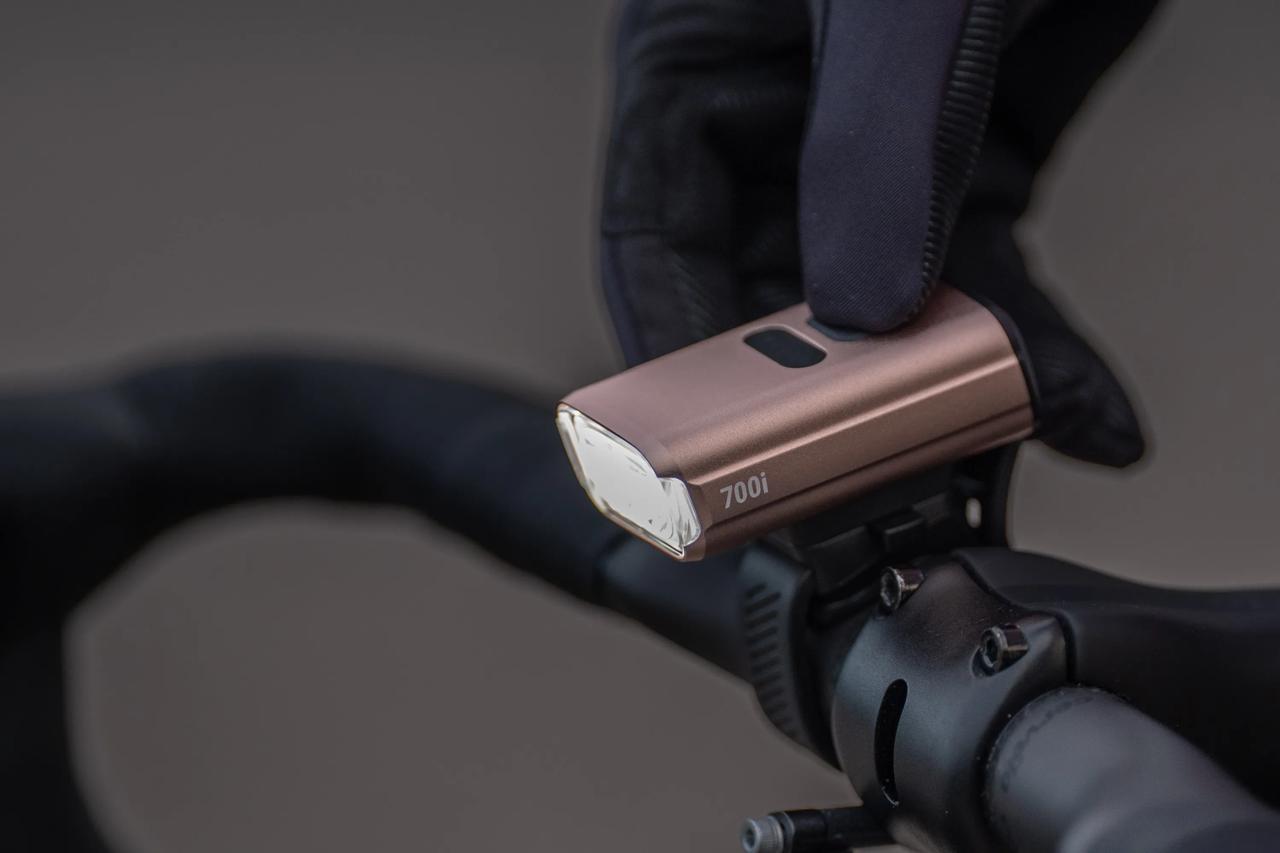 Forlygte BBB NANOSTRIKE 700 i Rose