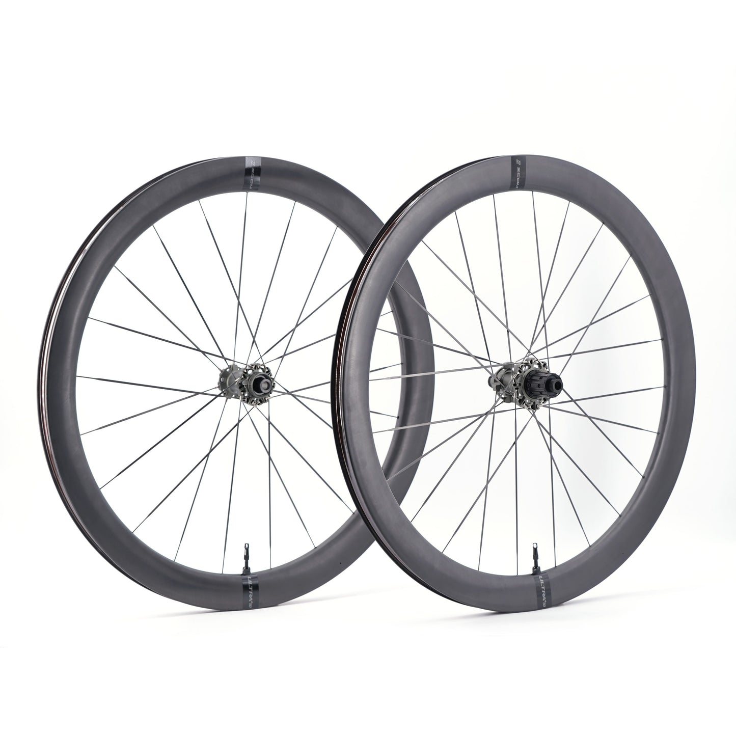 Et par SCOM ULTRA + Tubeless Ready-hjul (Center Lock)