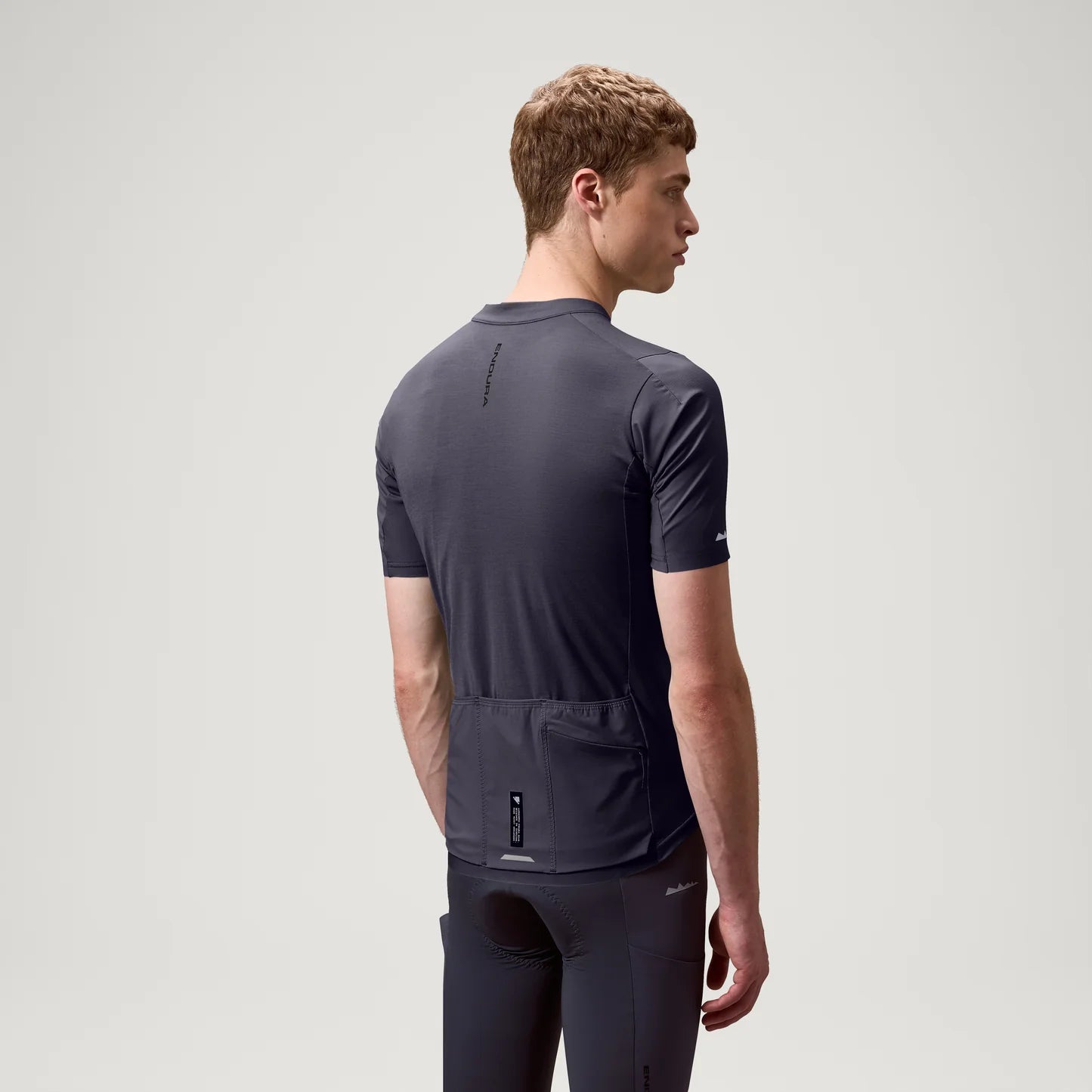 ENDURA ALLTRACK RIDE Kortærmet Carbon Jersey Grå