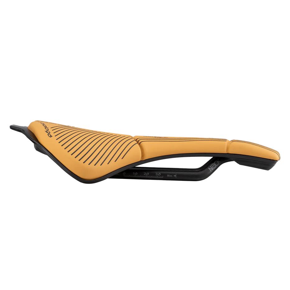 Sadel PROLOGO SCRATCH M5 AGX PAS 147 mm skinner Nack Brown