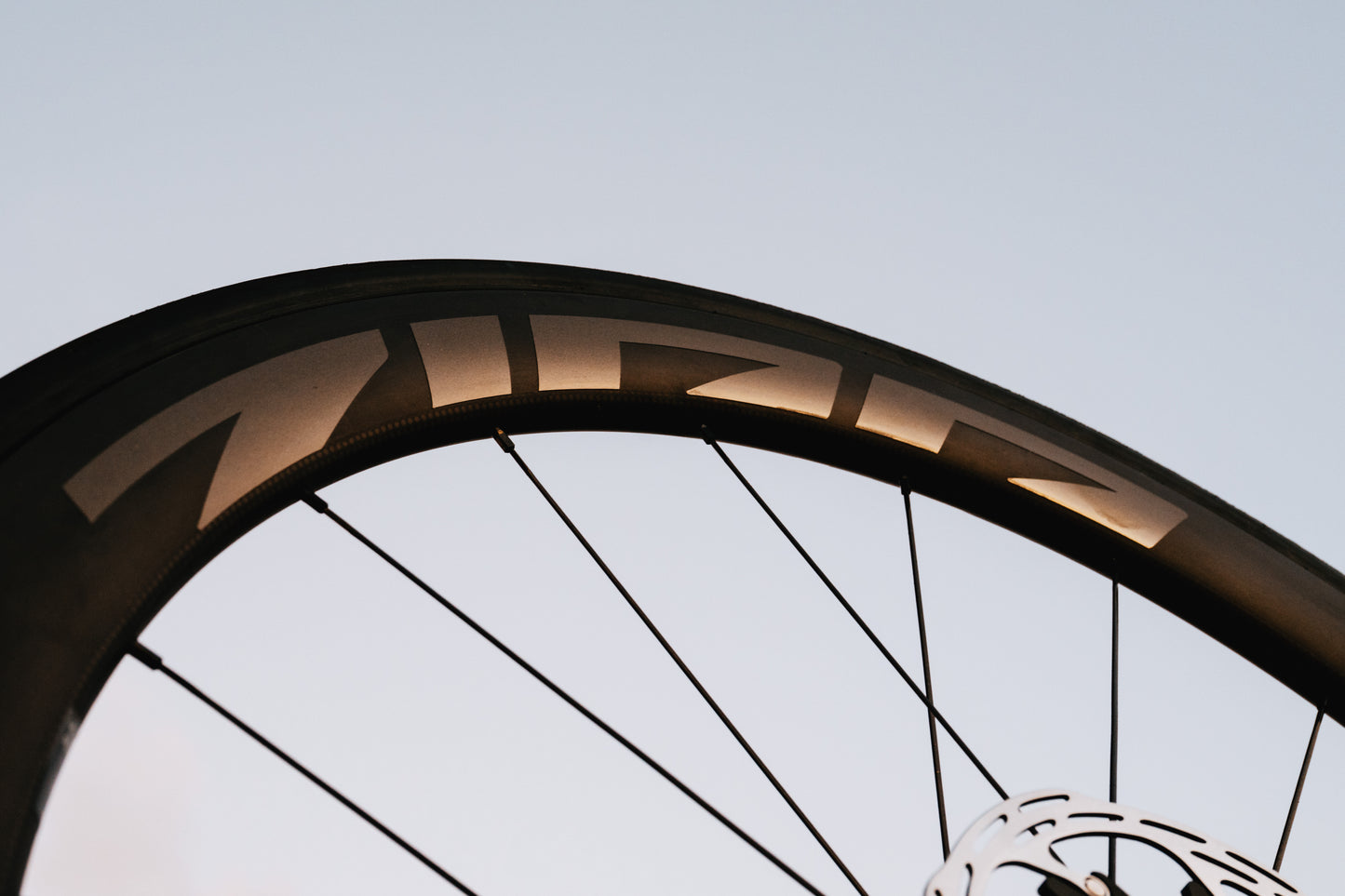 ZIPP 404 S A1 baghjul Sort