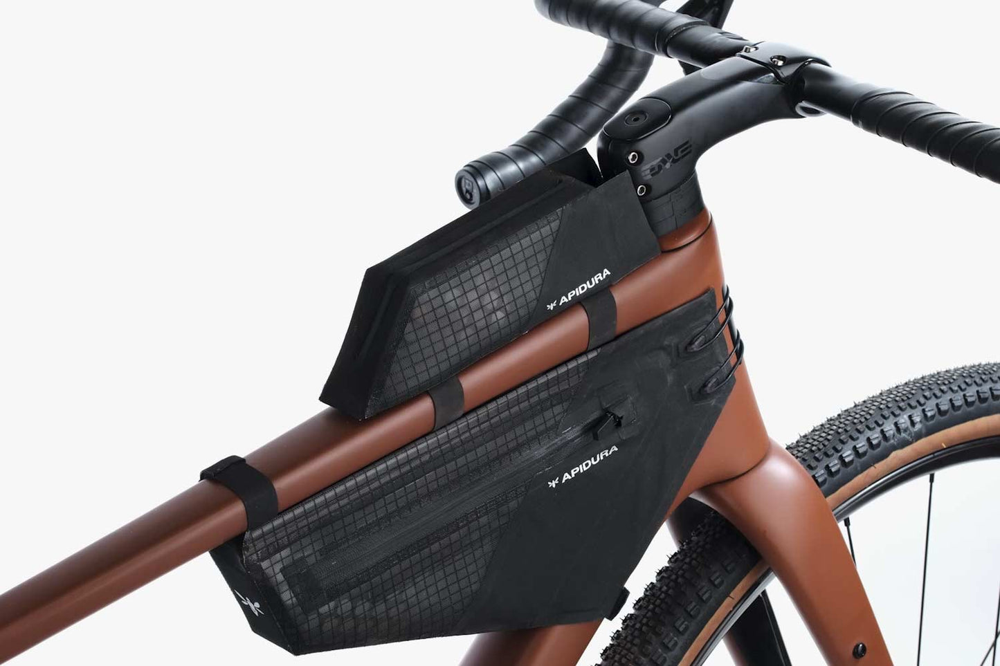 Pakke med APIDURA AERO SYSTEM stel tasker Sort