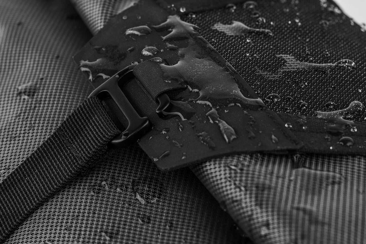 APIDURA EXPEDITION FRONT RACK PACK 20 L styrtaske Sort