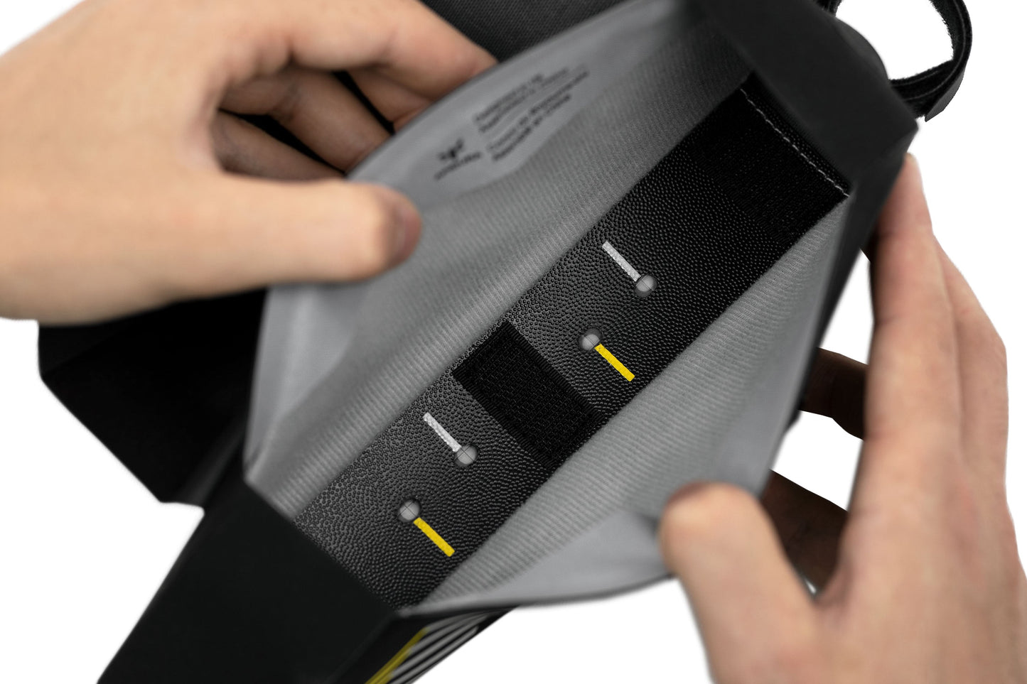 Frame Bag APIDURA RACING BOLT-ON TOP TUBE PACK 1 L Black