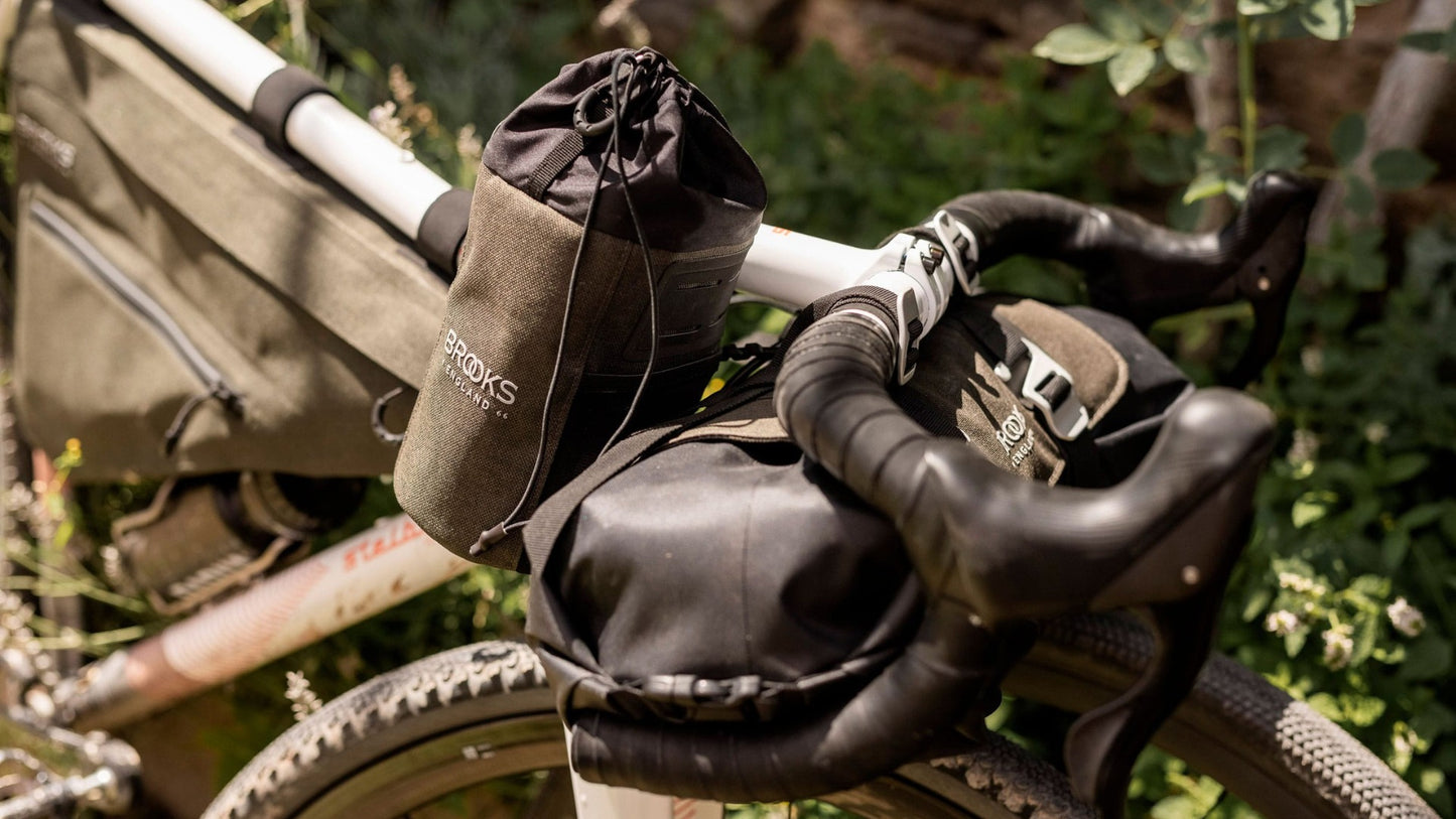 BROOKS SCAPE FEED POUCH styrtaske grøn